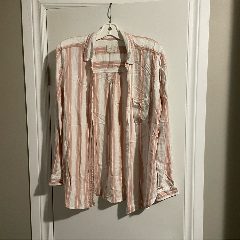 American Eagle Button down shirt